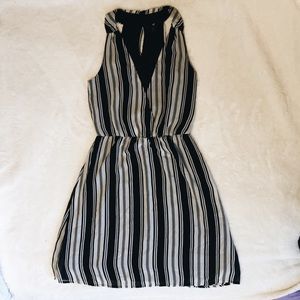 H&M women’s/junior’s black&white striped dress